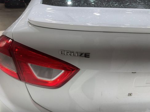 Used 2016 Chevrolet Cruze Premier image 8