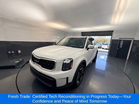 Used 2025 Kia Telluride S image 1