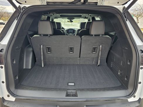 Used 2023 Chevrolet Traverse RS image 30