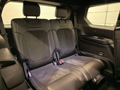 Used 2022 Jeep Grand Cherokee L Laredo image 34