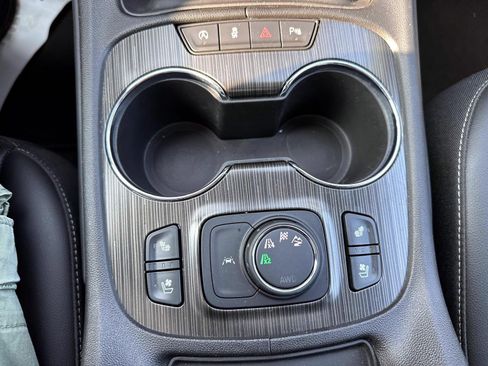 Used 2023 GMC Acadia SLT w/ Elevation Edition AWD/4WD image 28