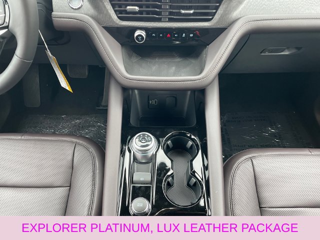 New 2026 Ford Explorer Platinum w/ LUX Leather Package AWD/4WD image 11