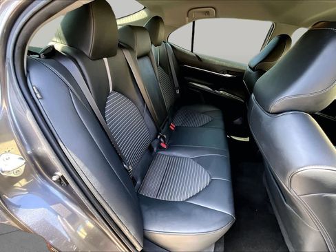 Used 2021 Toyota Camry SE FWD image 20
