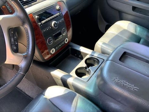 Used 2011 Chevrolet Tahoe LT w/ Texas Edition RWD image 16