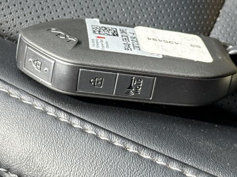 Used 2024 Kia Telluride LX image 29