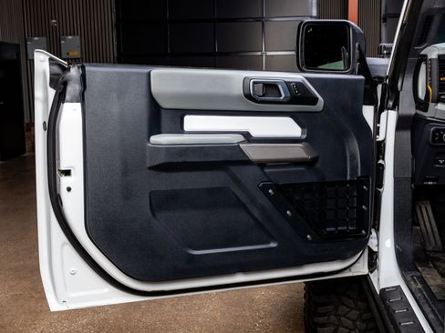 Used 2023 Ford Bronco Badlands w/ Sasquatch Package image 28