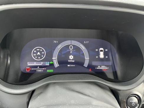 Used 2025 Toyota Sienna Platinum AWD/4WD image 8