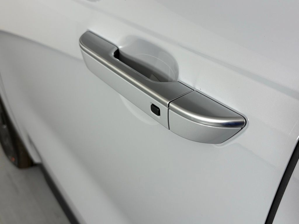 New 2026 Kia Carnival EX FWD image 12