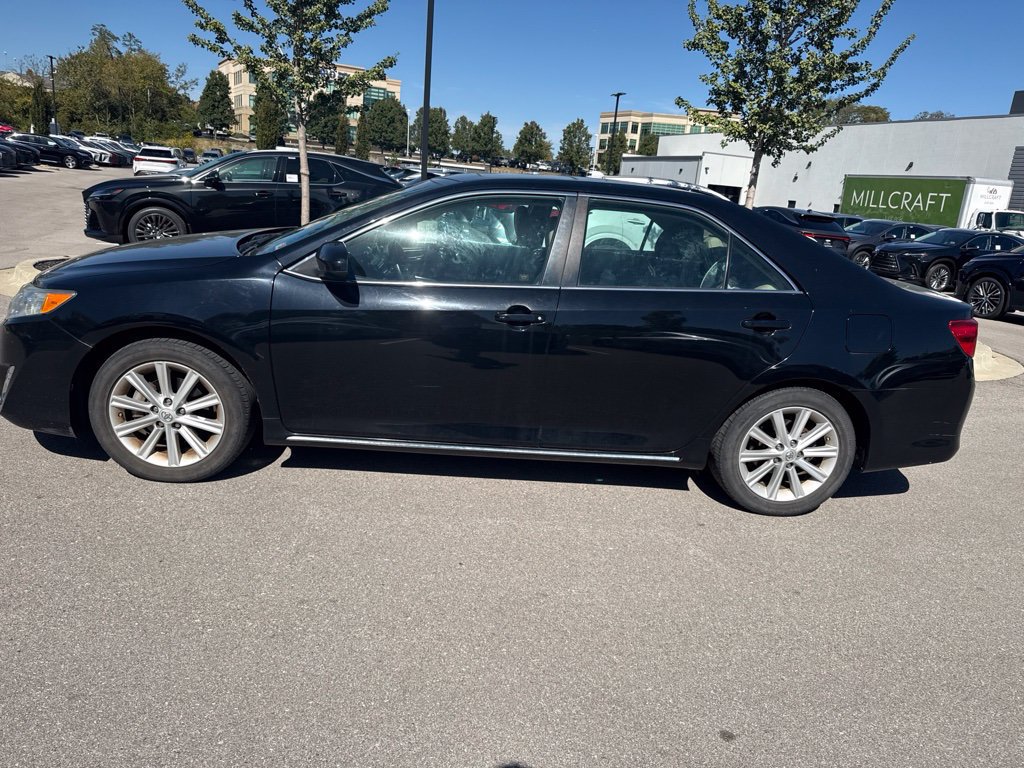 Used 2014 Toyota Camry XLE w/ Leather Package FWD image 8