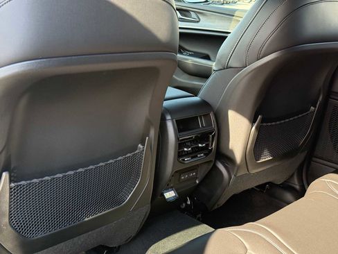 New 2026 Jeep Grand Cherokee Altitude AWD/4WD image 28