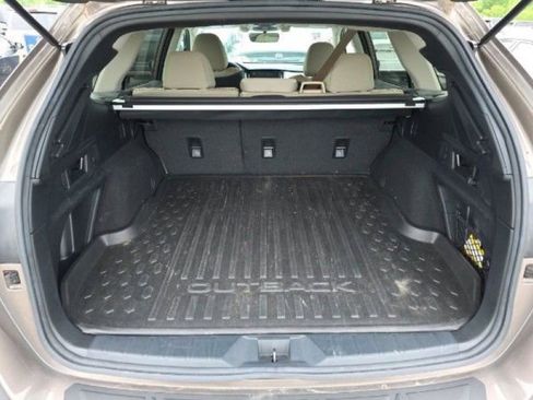 Used 2021 Subaru Outback Premium AWD/4WD image 9