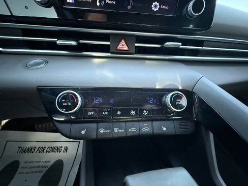 Used 2022 Hyundai Elantra SEL w/ Convenience Package image 18