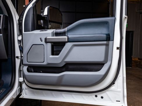 Used 2022 Ford F250 Limited image 36