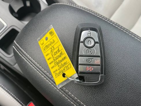 Used 2023 Ford Escape Platinum FWD image 4