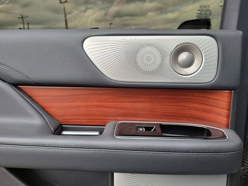 Used 2024 Lincoln Navigator L Reserve image 14