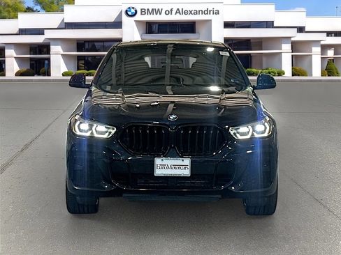 Used 2022 BMW X6 xDrive40i w/ Executive Package AWD/4WD image 2