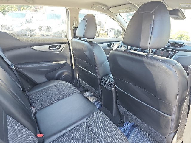 Used 2020 Nissan Rogue Sport SV w/ Technology Package FWD image 11