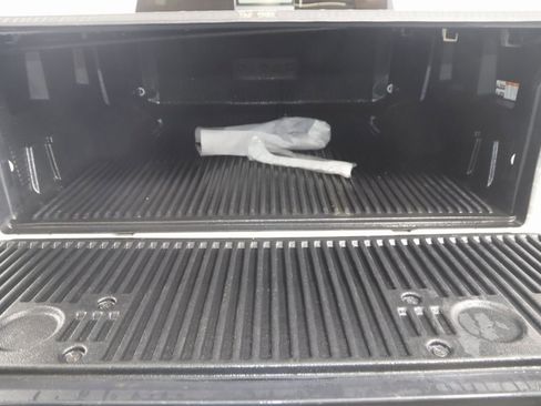 Used 2019 Nissan Titan SV w/ SV Convenience Package image 46