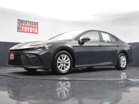 Used 2025 Toyota Camry LE image 31