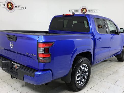 Used 2024 Nissan Frontier SL w/ Technology Package image 3