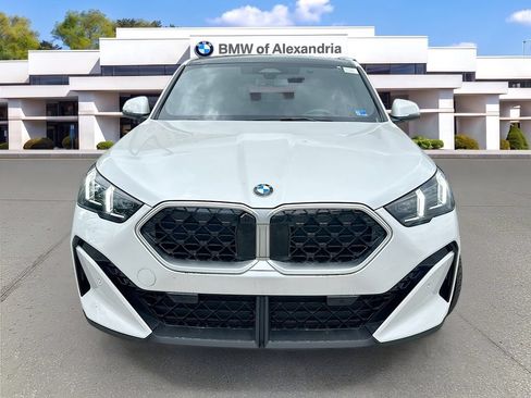 Used 2026 BMW X2 xDrive28i w/ Technology Package AWD/4WD image 2
