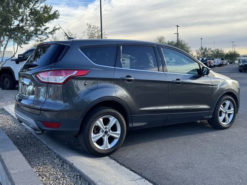 Used 2015 Ford Escape SE image 3