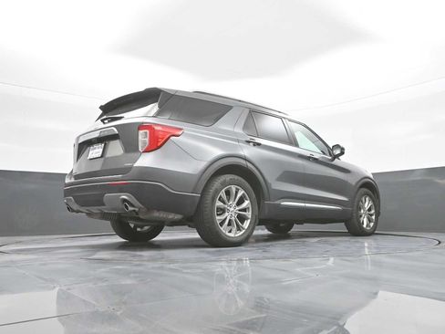 Used 2021 Ford Explorer Limited w/ Equipment Group 301A AWD/4WD image 49