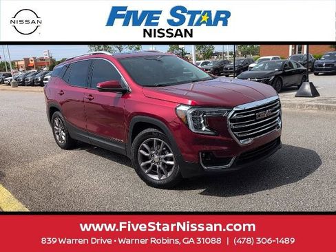 Used 2024 GMC Terrain SLT image 25