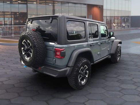 Used 2025 Jeep Wrangler Unlimited Rubicon 4xe w/ Convenience Group AWD/4WD image 5