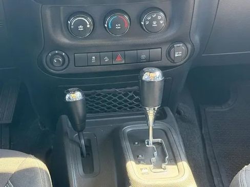 Used 2016 Jeep Wrangler Unlimited Sahara w/ Dual Top Group AWD/4WD image 15