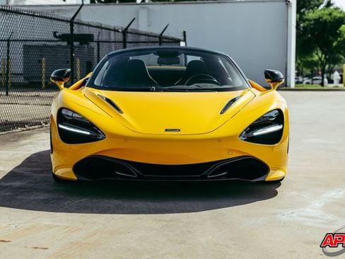 Used 2020 McLaren 720S Performance RWD image 19