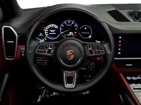 Used 2022 Porsche Cayenne Turbo S AWD/4WD image 30