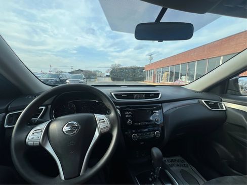 Used 2016 Nissan Rogue SV AWD/4WD image 23