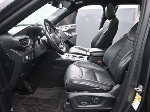 Used 2020 Ford Explorer ST w/ ST Street Pack image 10