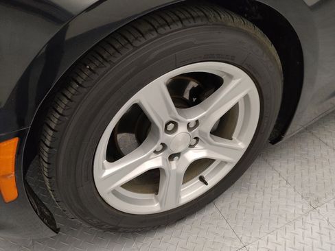 Used 2020 Chevrolet Camaro LT image 31