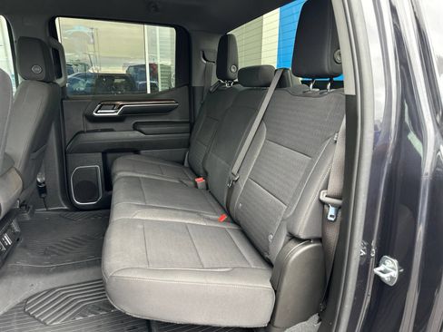 Used 2023 Chevrolet Silverado 1500 LT AWD/4WD image 16