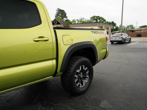 Used 2023 Toyota Tacoma TRD Off-Road w/ TRD Premium Off Road Package AWD/4WD image 22