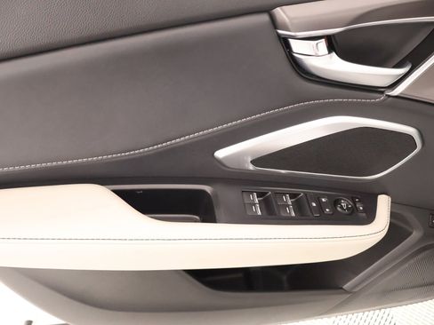 Used 2025 Acura RDX SH-AWD image 16