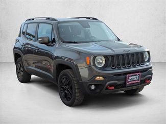 Used 2018 Jeep Renegade Trailhawk video 3