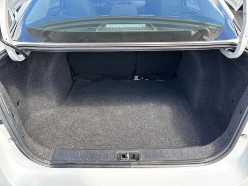 Used 2025 Nissan Versa SV image 29