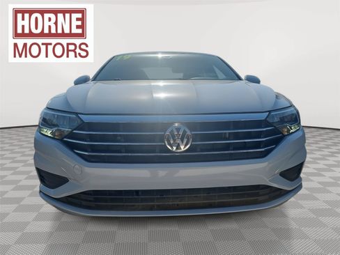 Used 2019 Volkswagen Jetta R-Line FWD image 2