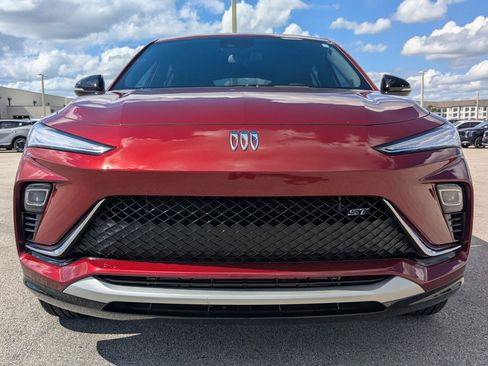 Used 2024 Buick Envista Sport Touring image 3