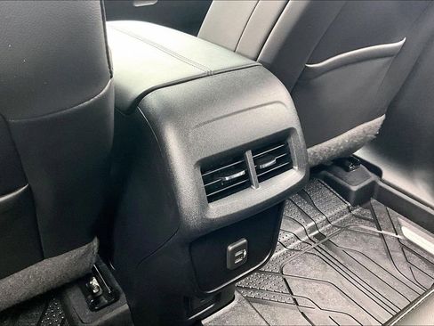 Used 2020 Chevrolet Equinox Premier w/ Premier Redline Edition image 33