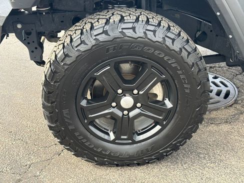 Used 2022 Jeep Wrangler Sport S image 13