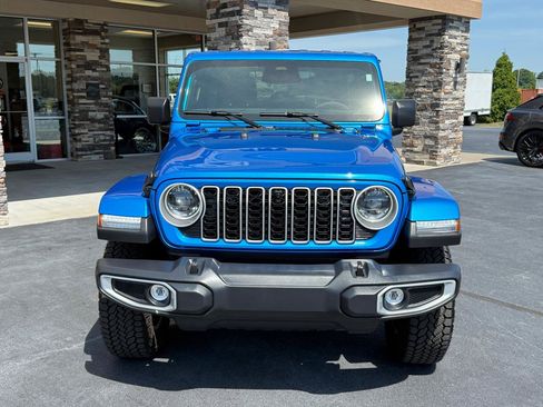Used 2025 Jeep Wrangler Unlimited Sahara AWD/4WD image 7