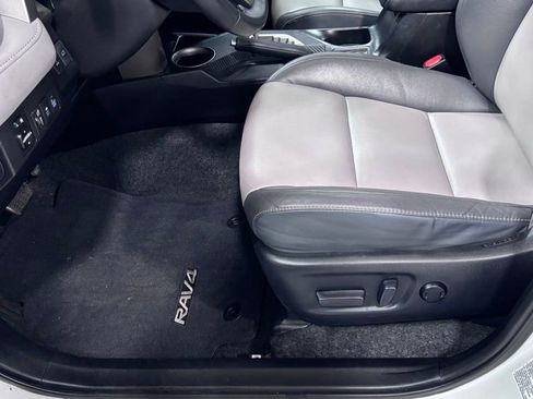 Used 2014 Toyota RAV4 Limited w/ Technology Package AWD/4WD image 11