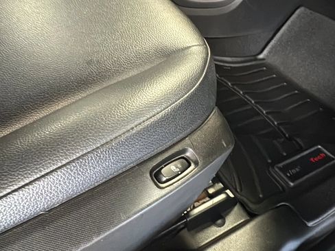 Used 2017 smart fortwo pure RWD image 12