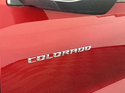 Used 2024 Chevrolet Colorado LT w/ LT Convenience Package II AWD/4WD image 10