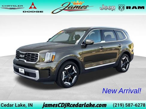 Used 2025 Kia Telluride S FWD image 1