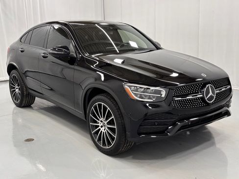 Used 2022 Mercedes-Benz GLC 300 4MATIC Coupe image 4